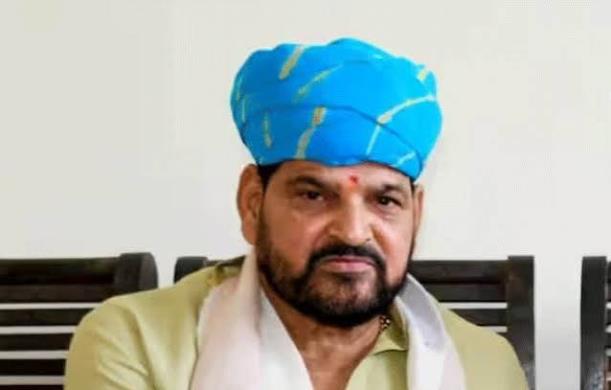 बृजभूषण प्रकरण से उपचुनाव तक: भारतीय राजनीति के नए संके...